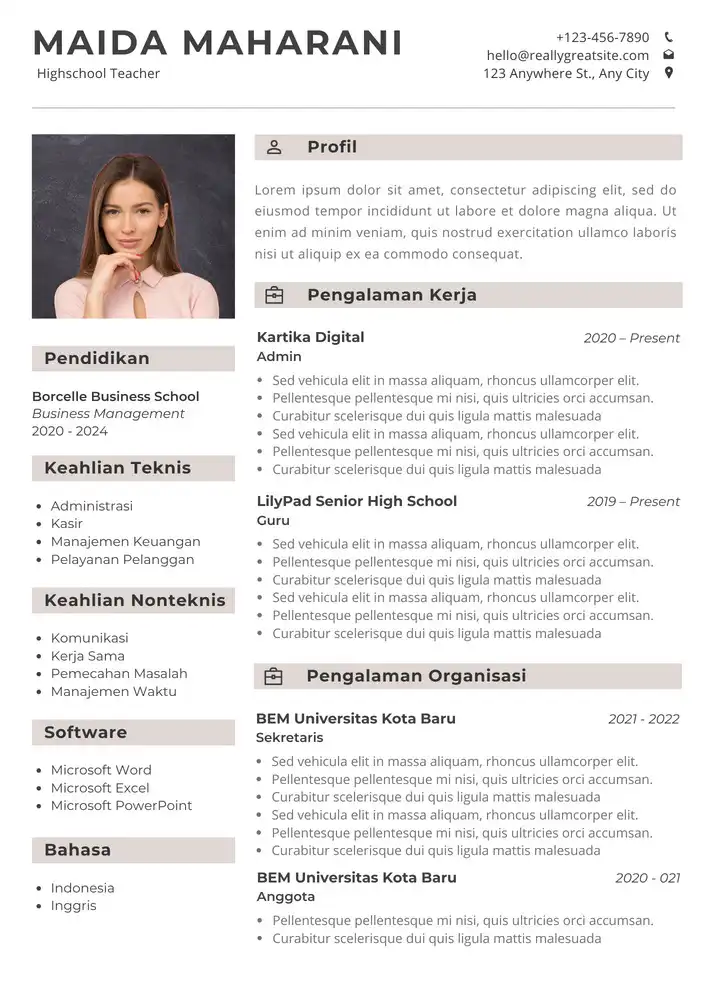 CV Kreatif 004